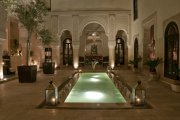 Herzlich Willkommen im Riad Fez